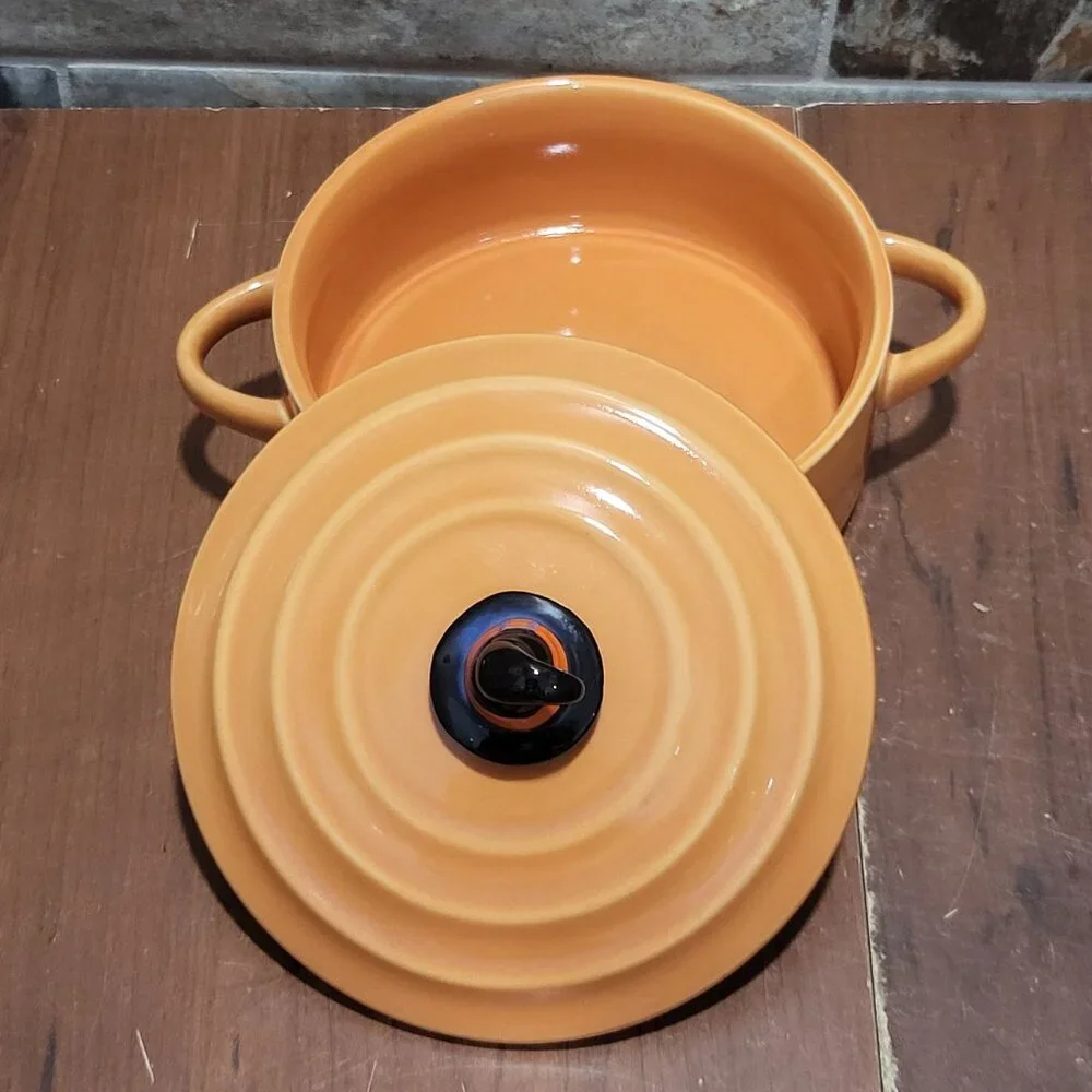 Stoneware Baking Dish Halloween Witch Hat Handle Lid Orange Soup Casserole